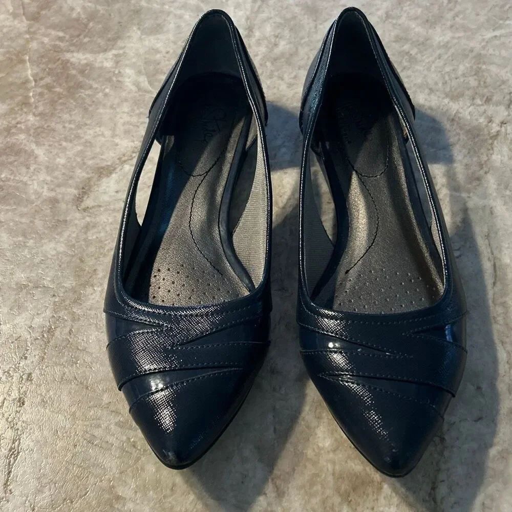 LIFE STRIDE Navy Flats Size 9.5